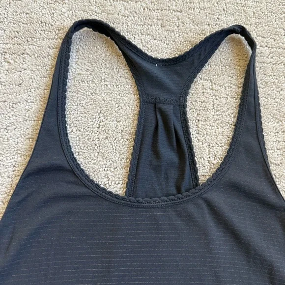 Lululemon 105 F Singlet Tank - Picture 4 of 8